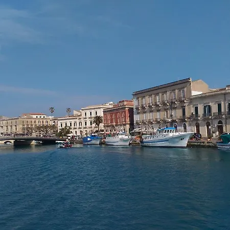 Apartmán Ortigia Vista Cielo E Mare - Ortigiavistamareonweb It