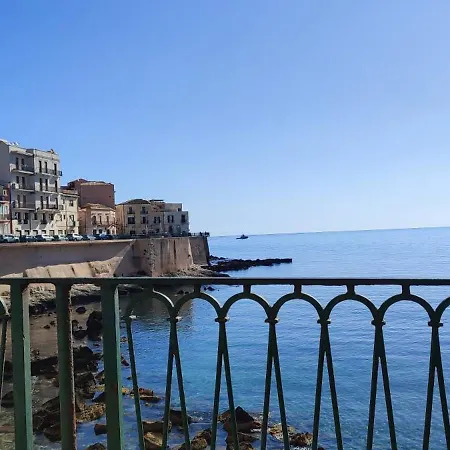 شقة Ortigia Vista Cielo E Mare - Ortigiavistamareonweb It